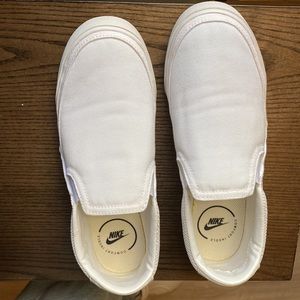 Women’s Nike Court Legacy Slips - White
